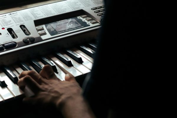 Top écoles de piano à Saint-Étienne pour des leçons enrichissantes